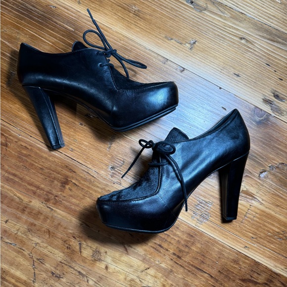 Me Too Lynessa Leather and calf hair Platform Heel Ankle Bootie size 8.5 Lace Up - Picture 2 of 9